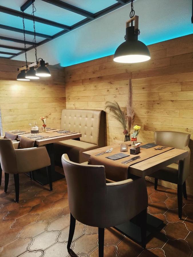 Hotel Burg Hof Ngoại thất bức ảnh